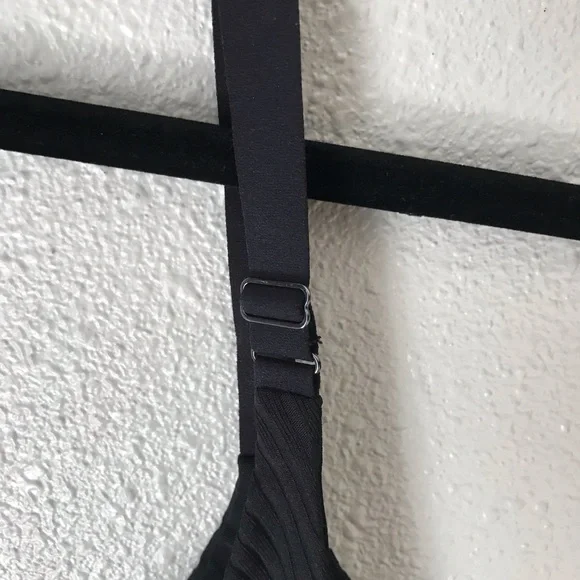 Victoria’s Secret sport black ribbed bodysuit size Small - Picture 5 of 7